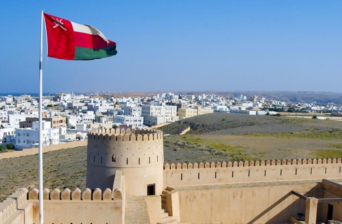 بلدية الوسطى تعلن مناقصات لتطوير الواجهات البحرية وتعزيز البنية التحتية السياحية
