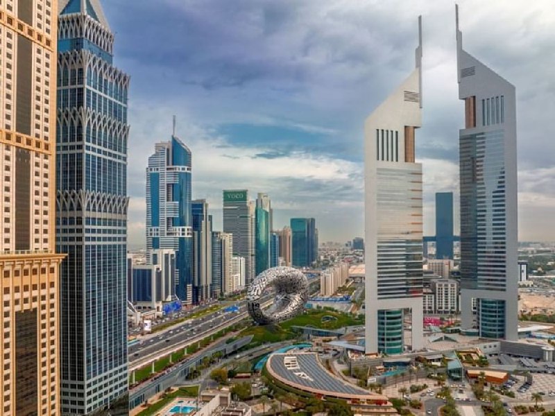 مشاريع الإمارات العقارية تتألق في لندن.. سافيلز الشرق الأوسط تعرض فرص الاستثمار الفاخر والمتوسط