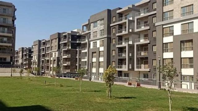 الرباط، المغرب أعلنت المحافظة العقارية في المغرب عن إطلاق خدمة رقمية متطورة تمكن المواطنين من تحميل شهادات الملكية العقارية مباشرة عبر الإنترنت، مما يلغي الحاجة إلى المراجعة الشخصية للمكاتب والإدارات.  تمثل هذه المبادرة خطوة جوهرية في مسيرة التحول الرقمي 