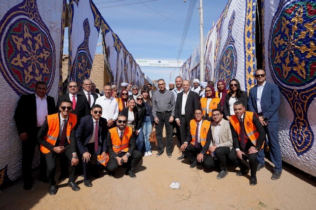 البنك الأهلي المصري وجمعية الأورمان يطلقان نموذجاً تنموياً متكاملاً في صعيد مصر عبر تسليم وحدات سكنية ومشاريع منتجة في أسوان