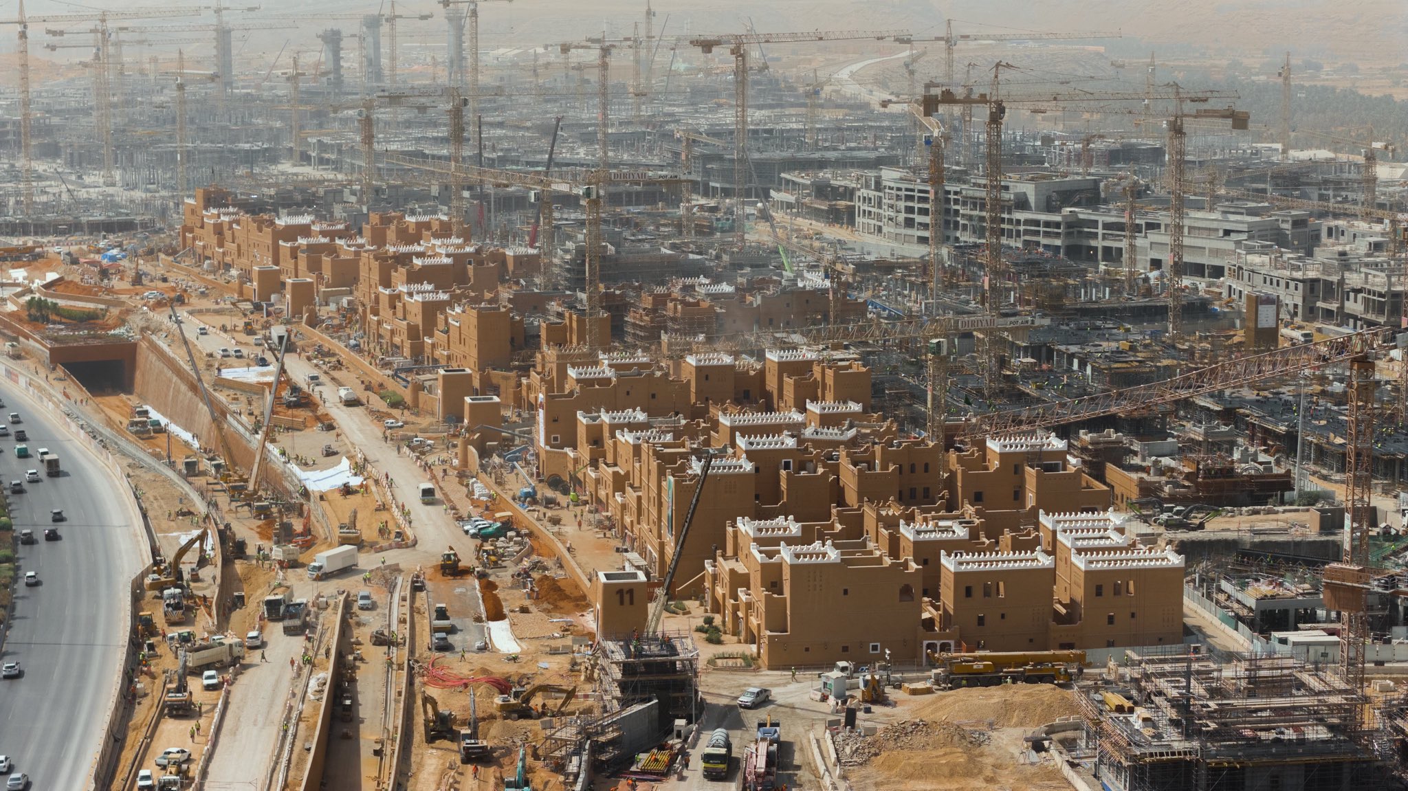 الرياض ترسّخ مكانتها كأكبر سوق بناء في المنطقة بعقود قيد التنفيذ تتجاوز 54 مليار دولار