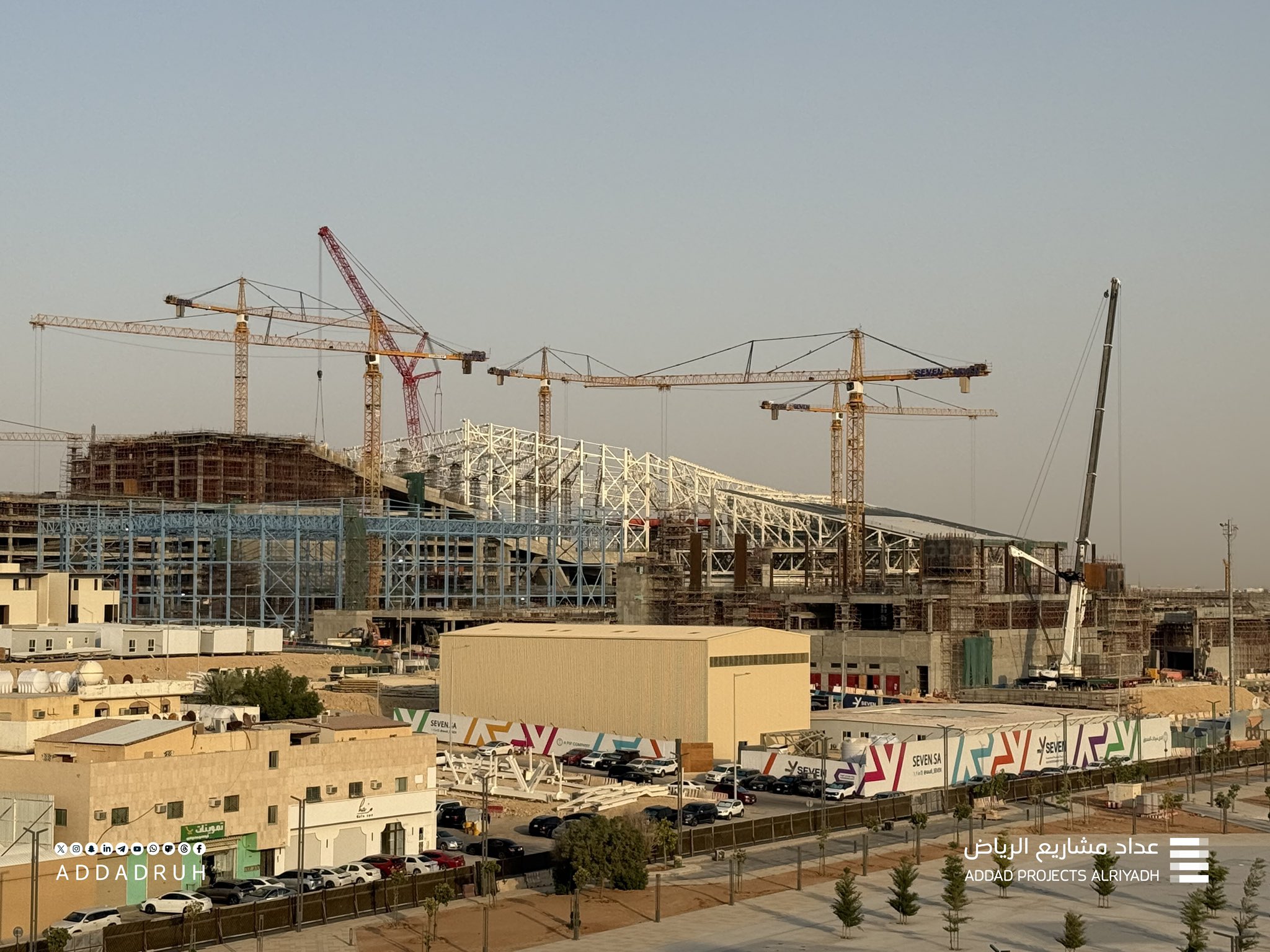 أنشطة البناء في مشروع “Seven” الترفيهي بحي الربوة تشهد تسارعاً مع اكتمال الهياكل الرئيسية