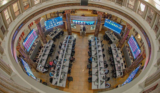 البورصة المصرية تسجل تراجعاً جماعياً وسط ضغوط بيعية بمؤشر العقارات