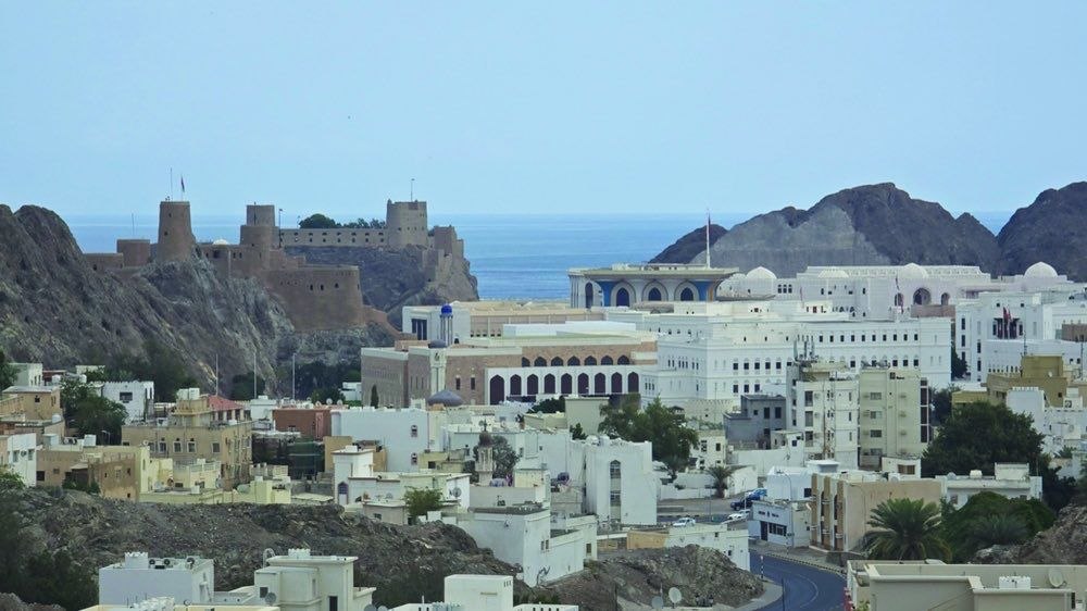 مسقط تطلق المرحلة الأولى من إعادة تأهيل 9 معالم تاريخية في “البلدة القديمة” للاستثمار السياحي